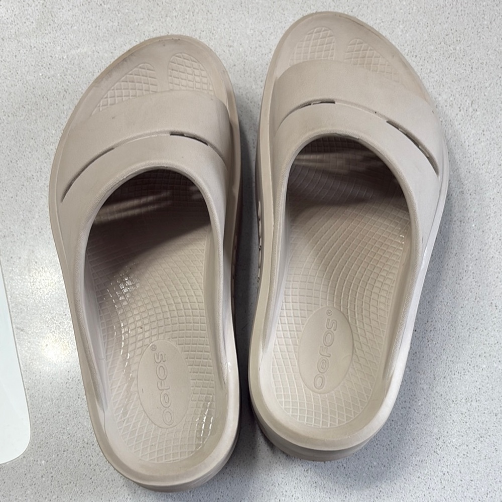 OOFOS Tan Mules Comfortable Clogs